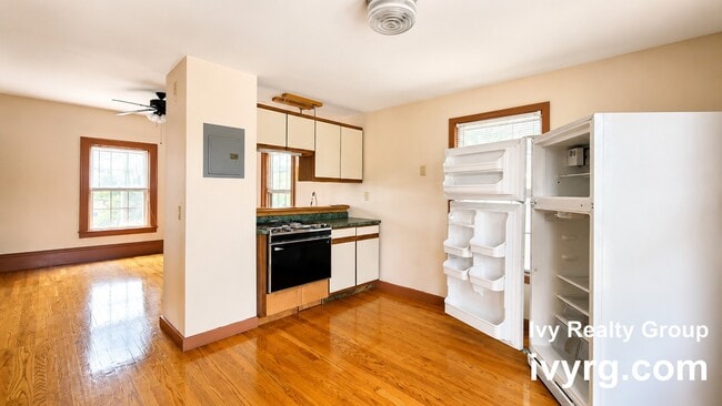 Building Photo - 45 Nashua St Unit 2