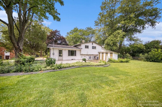 Photo - 2923 Burlington Ct