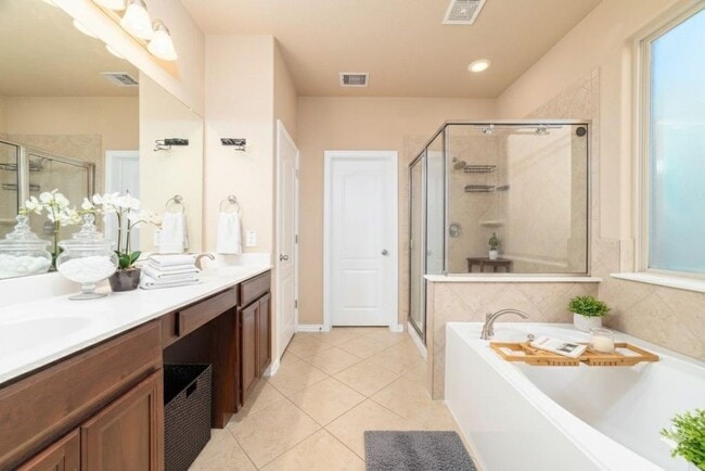 Photo - 2051 Brodie Ln