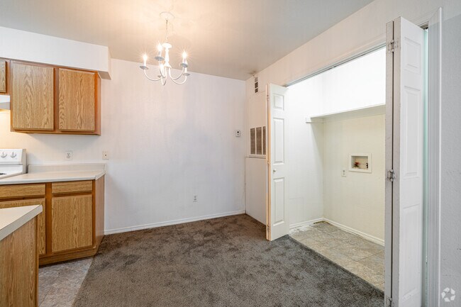 2BR, 2BA - 904SF - Dining & Laundry - Timber Ridge Apartments