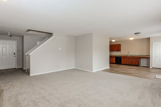 Photo - 2012 Southernwood Ln
