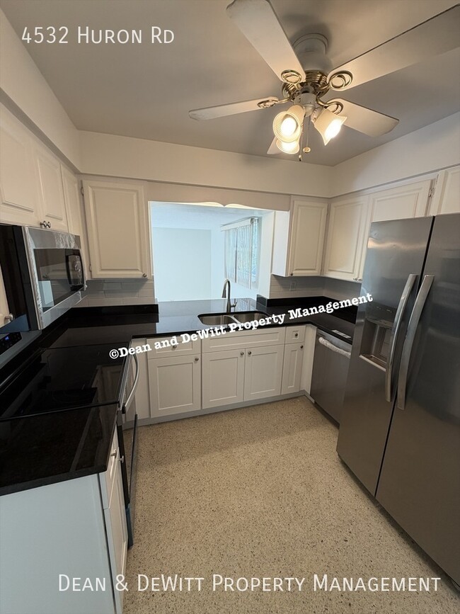Photo - 4532 Huron Rd