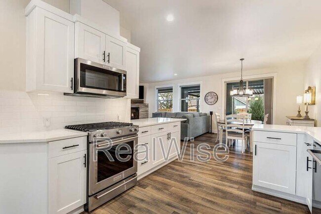 Photo - 2758 NW 23rd Lp