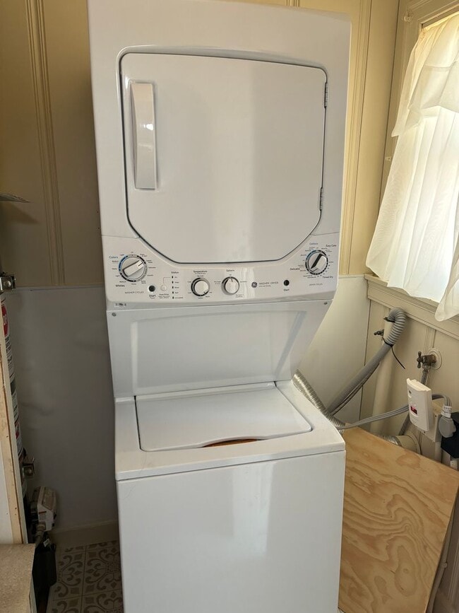 Photo - 1 B/R 1 B/A Charming House in Yuba City AVAILABLE NOW