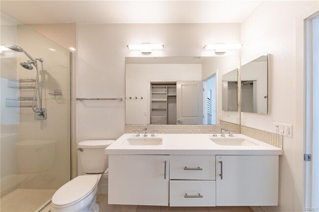 Building Photo - 10736 Bloomfield St