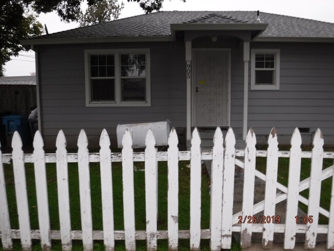 Photo - 905 Orange St