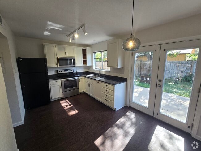 Building Photo - 202 Bexar Dr Unit 1 Rental