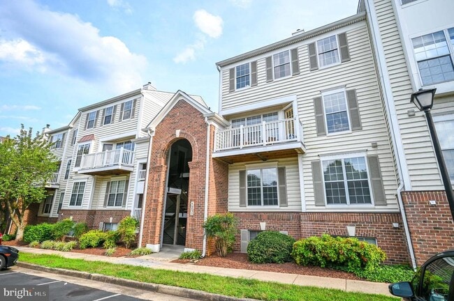 Building Photo - 46893 Eaton Terrace Unit 301 Rental