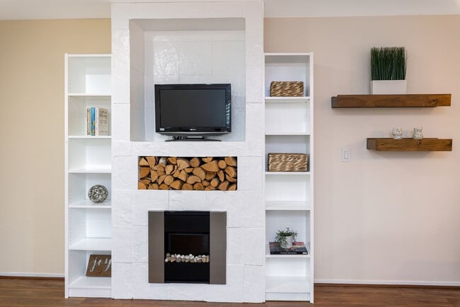 Photo - 4355 Diamond St Unit 4