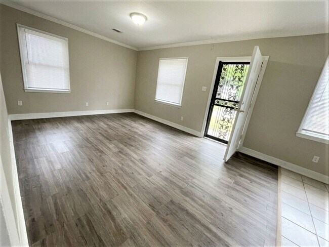 Photo - Charming & Fully Refreshed 2BR/1BA Near the University District – Move-In Ready!