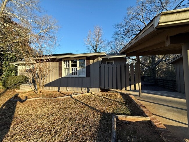 Photo - 2 Bedrooms, 2 Bathrooms - Home in Maplewood!