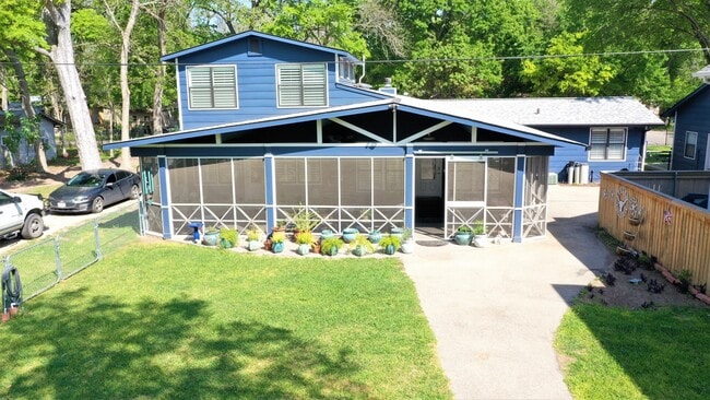 Photo - 1011 Timber Elm