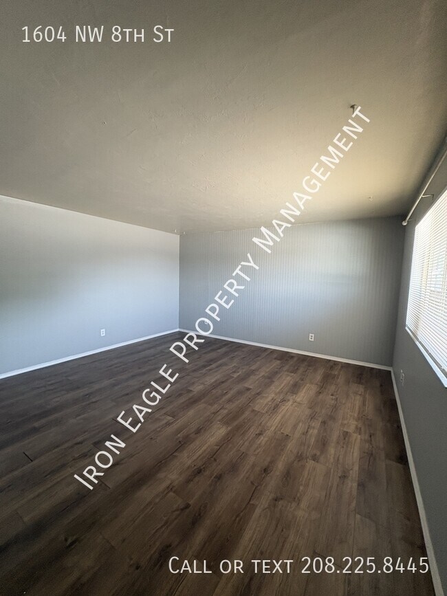 Photo - 1604 8th St NW