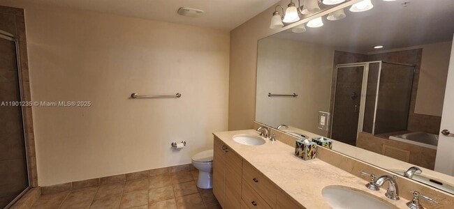 Photo - 888 Douglas Rd Unidad 601