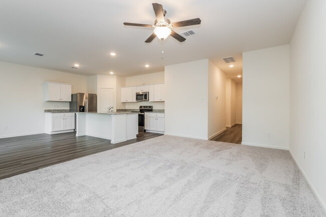 Photo - 440 Harlow Dr