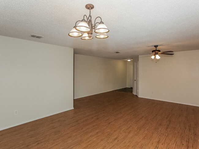 Photo - 8804 Seven Oaks Ln