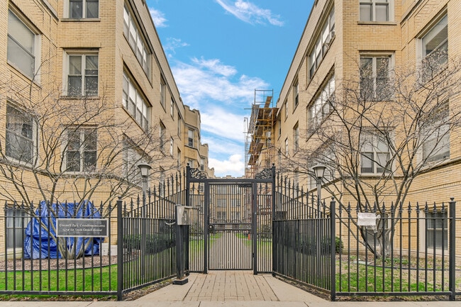 Building Photo - 5454 S Cornell Ave