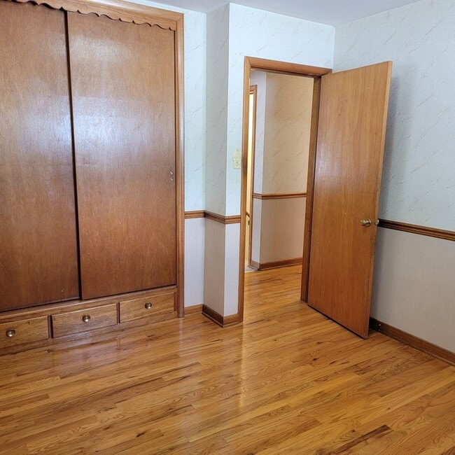 Photo - 5 Bed 2 Bath Home