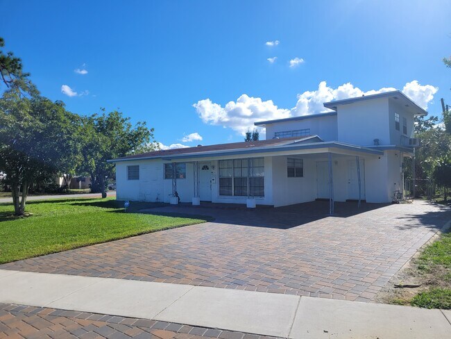 Photo - 711 SW 30th Ave House