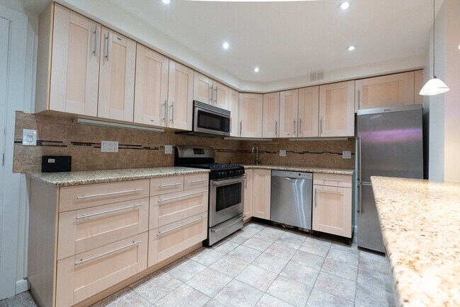Photo - 44 Broadlawn Park Unit 20