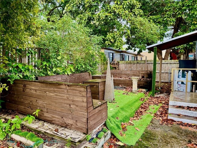 Photo - 597 NW 69th St