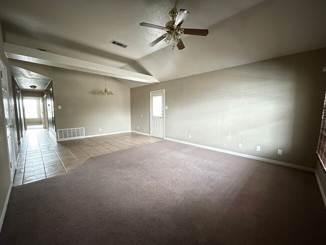 4702 John David Dr Unidad B