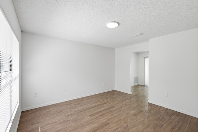 Photo - 30850 Cherokee Ave