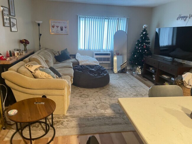 Photo - Renovated University Gateway 2 Bed 2 Bath!