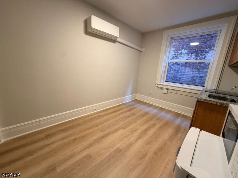 613 Bloomfield Ave Unit 2B