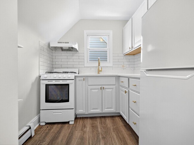 Photo - 425 Medford St Unidad 3