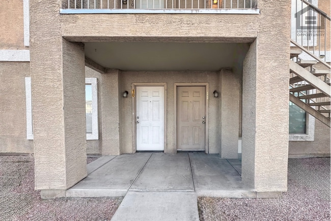 Photo - 2 Bed/1 bath Downstairs Apartment at 40th St/Bell Rd Unit 18017#10