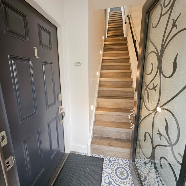 Photo - 3239 46th St