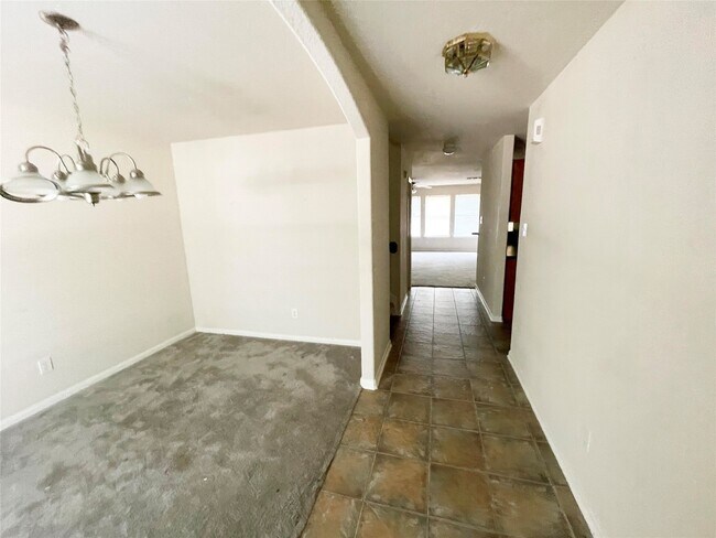 Photo - 42 Drifting Shadows Cir