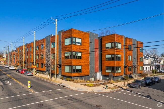 3221 12th St NE - Jackson Place Flats Apartments