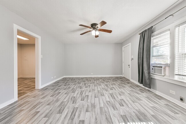 Photo - 1021 Maple St