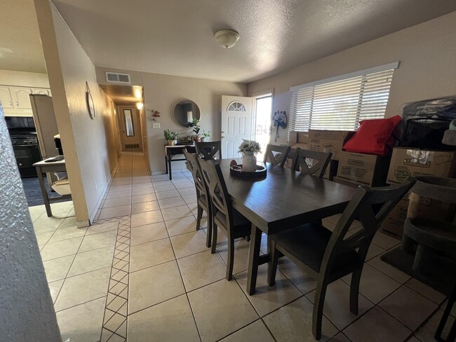 Photo - 1216 E Erie Ct