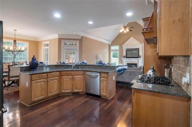 Photo - 415 Oxmoor Lake Dr