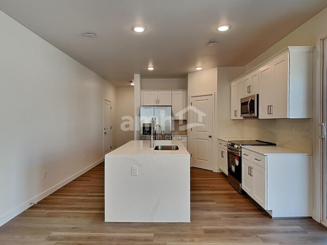 Photo - 18462 W Cottontail Ln