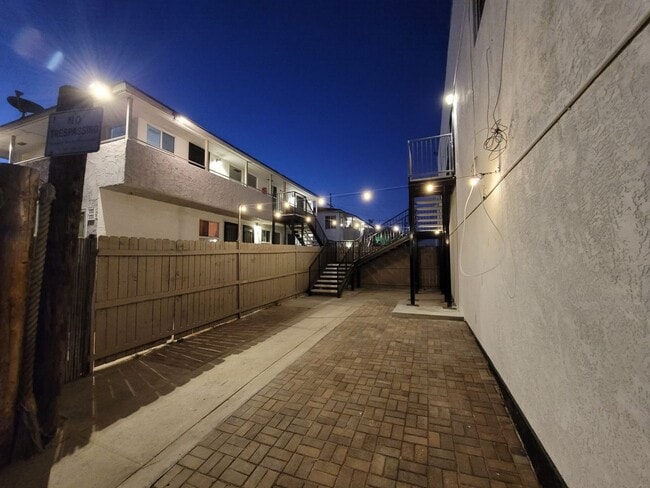 Photo - Large 4bd/2bth Unit in Logan Heights with ... Unit 02