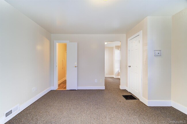 Photo - 82 Sprague Ave