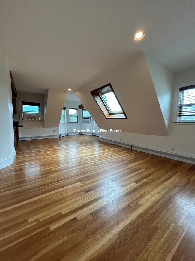 Photo - 185 Davis Ave Unit 8