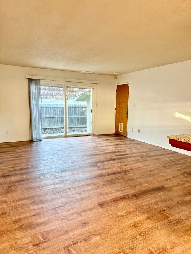 Photo - 4214 Zephyr Way