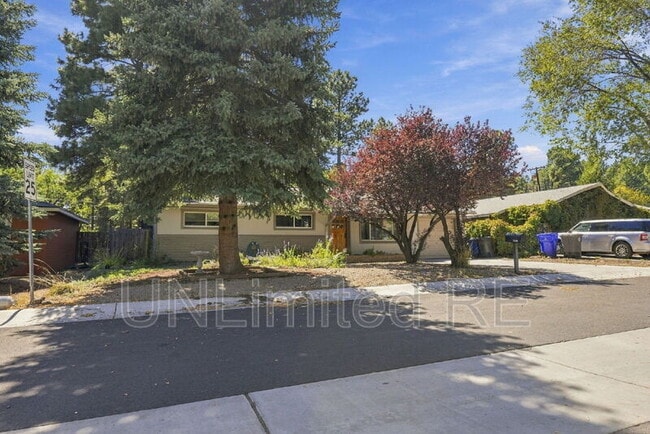 3513 N Grandview Dr