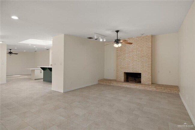 Photo - 28 S McColl Rd