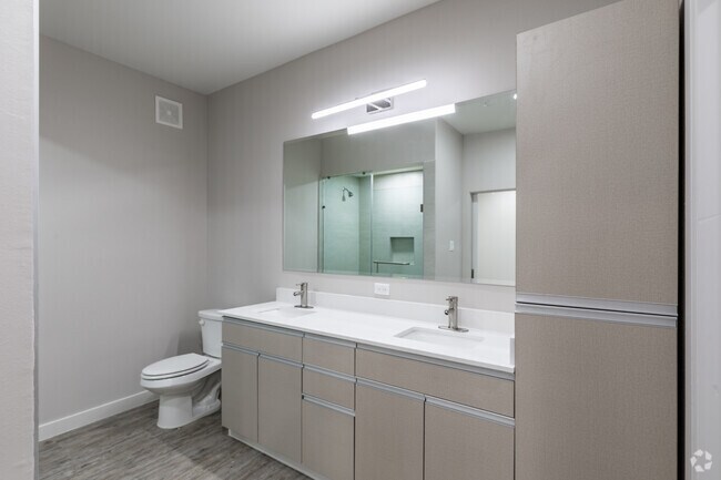1BR, 1BA - 775 SF Alt