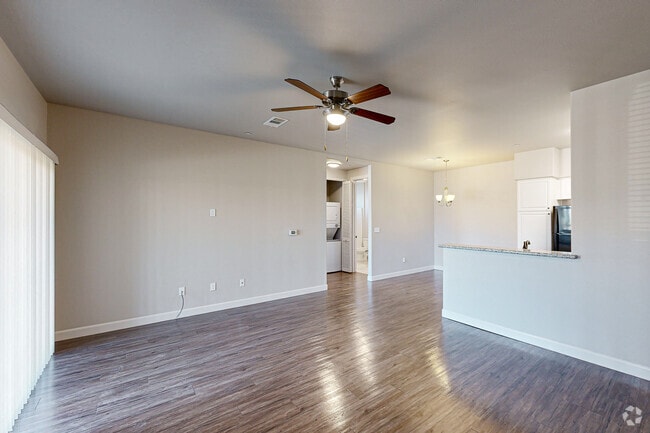 1BD, 1BA - 823SF