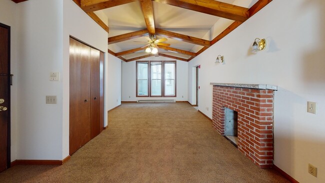 Building Photo - 11 E Gilman St Rental