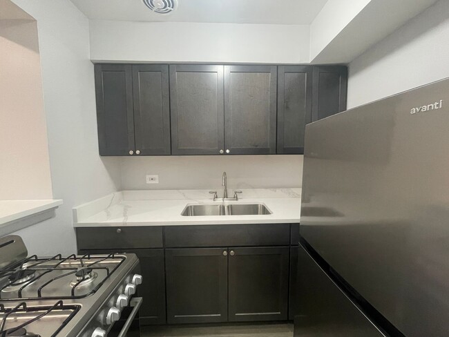 Photo - 1040 Hollywood