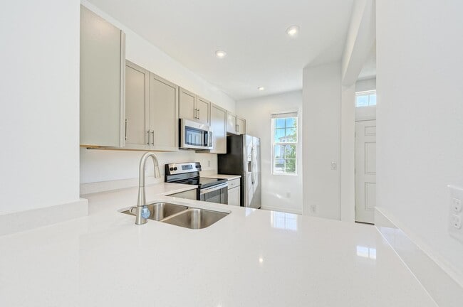 Photo - 6354 Fairmont Ln