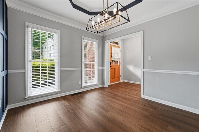 Photo - 1106 Glenrose St SE